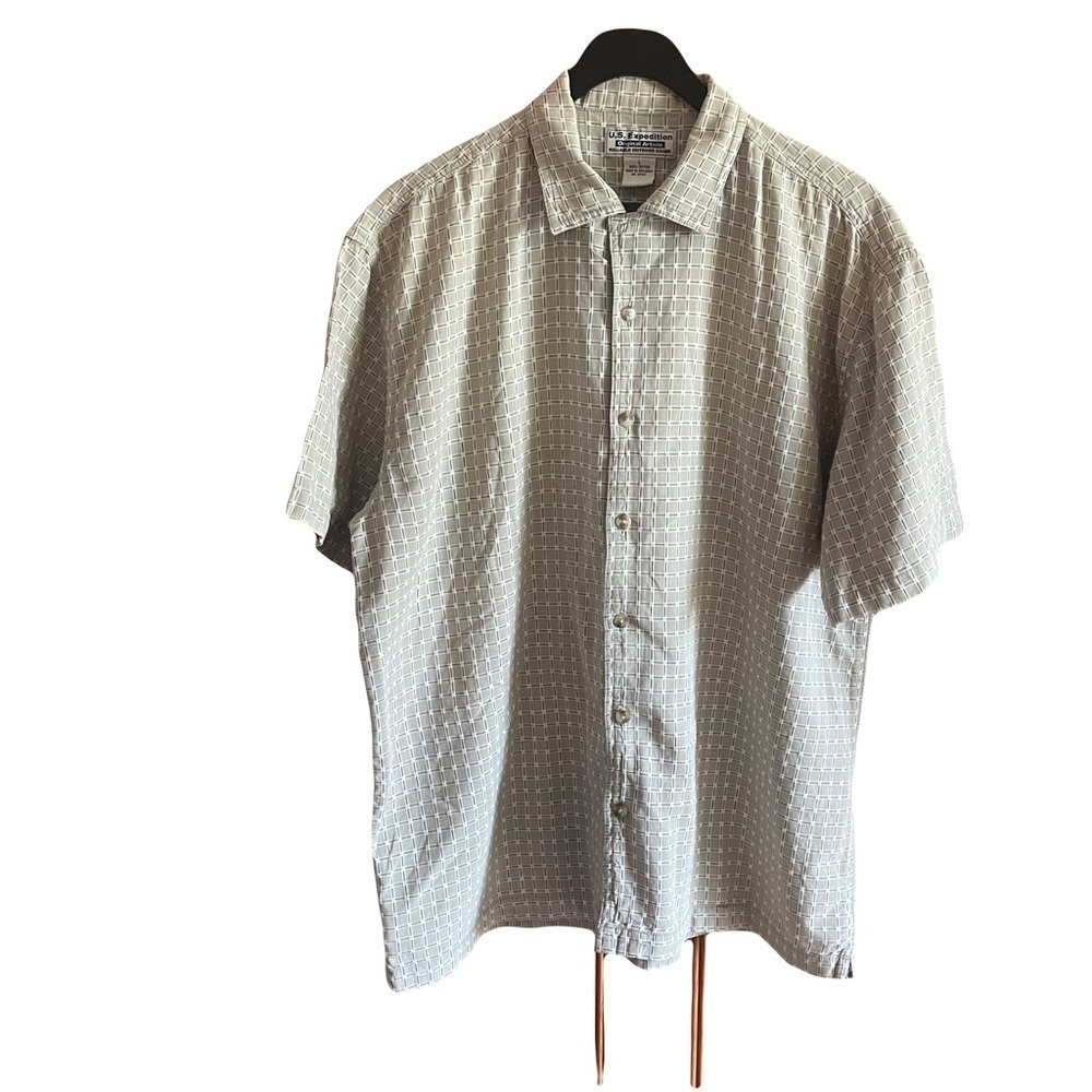 U.S. Expedition original Article Men's tan  Short Sleeve Shirt size large.